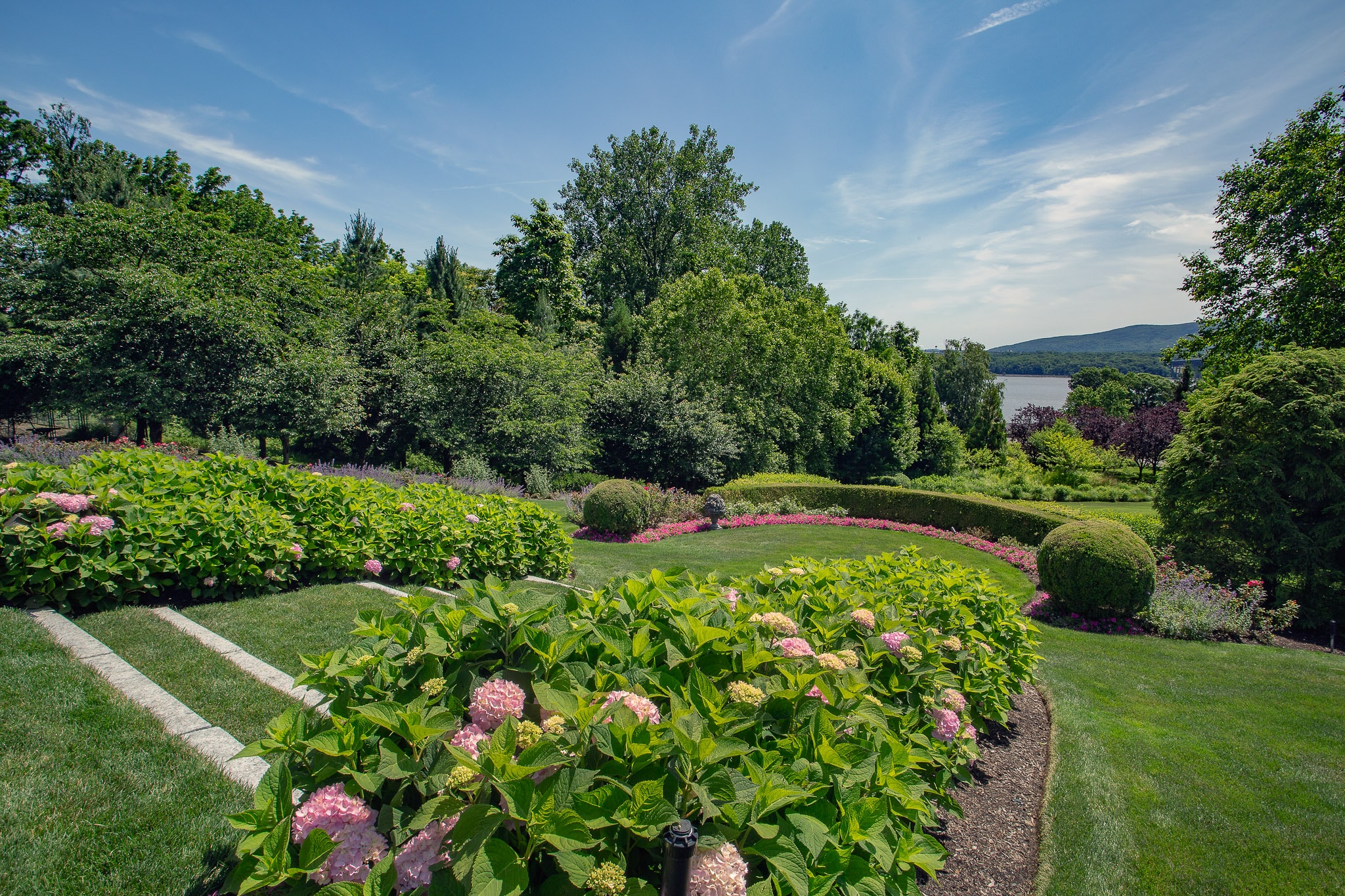 Five Spring Landscaping Tips for Homeowners